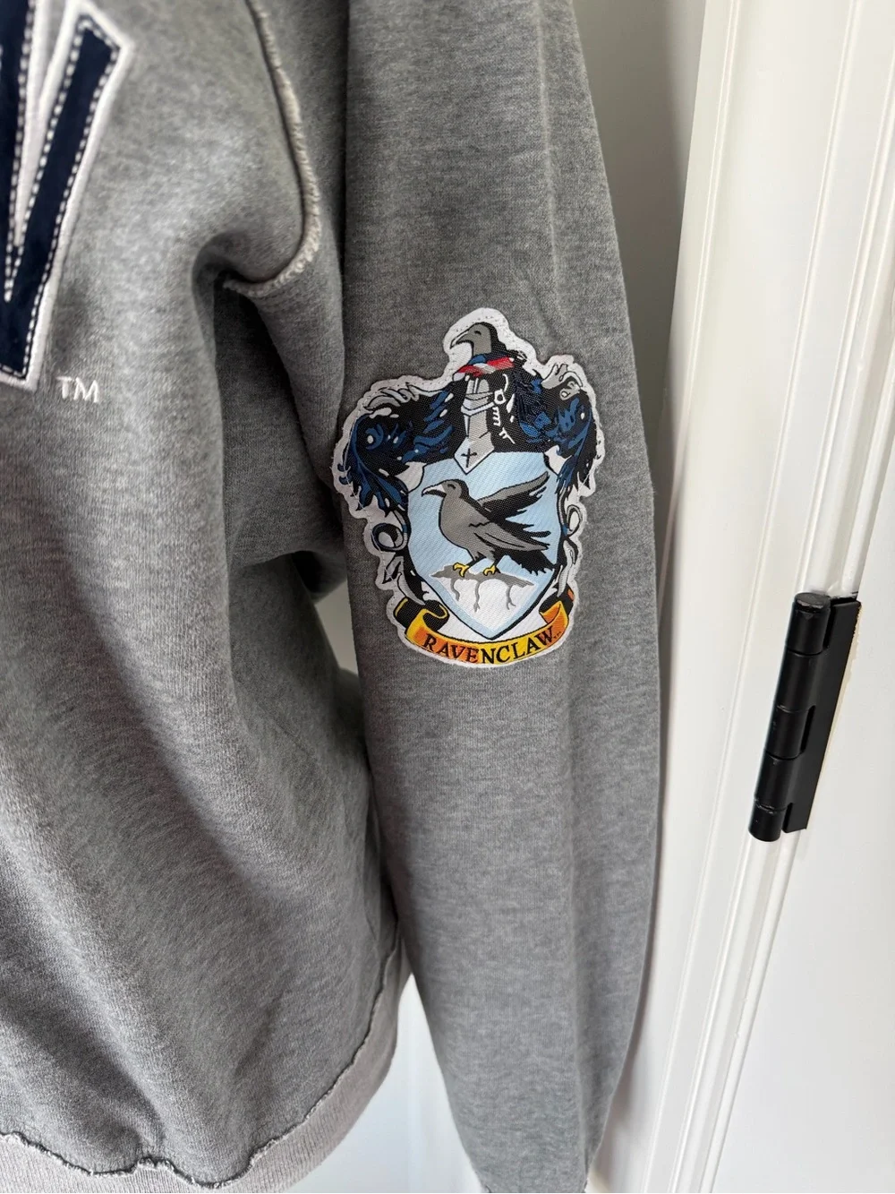 Harry Potter - Ravenclaw Grey Crewneck Sweatshirt - Size Small
